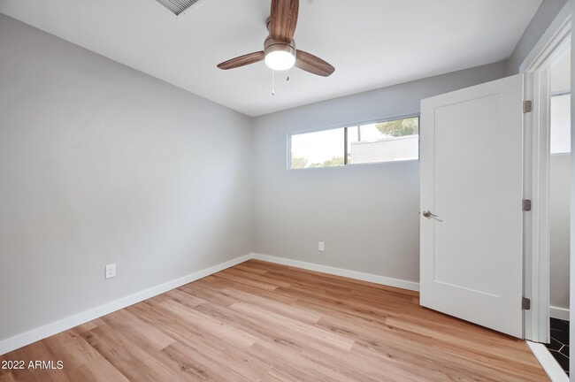 Building Photo - 217 S Sirrine