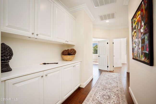 Building Photo - 1004 Lambourne Pl