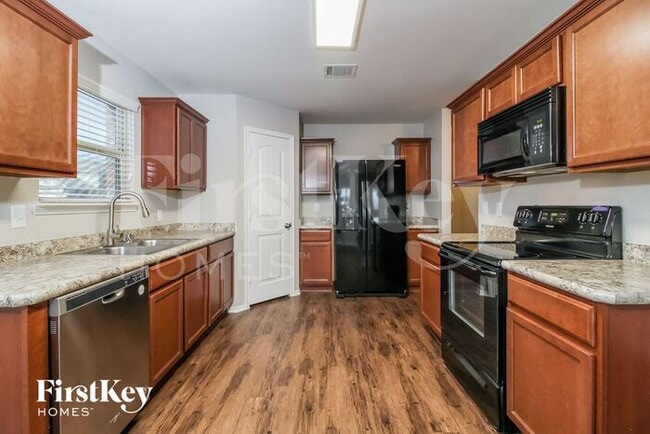Building Photo - 309 Plum Dr