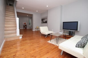 Building Photo - 3831 N Sydenham St