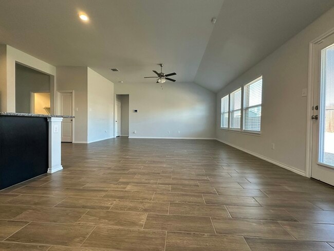 Building Photo - 3404 Tahiti