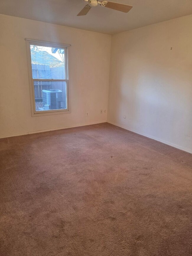 Building Photo - 2 Bedroom / 2 Bath Condo in Bear Valley Springs