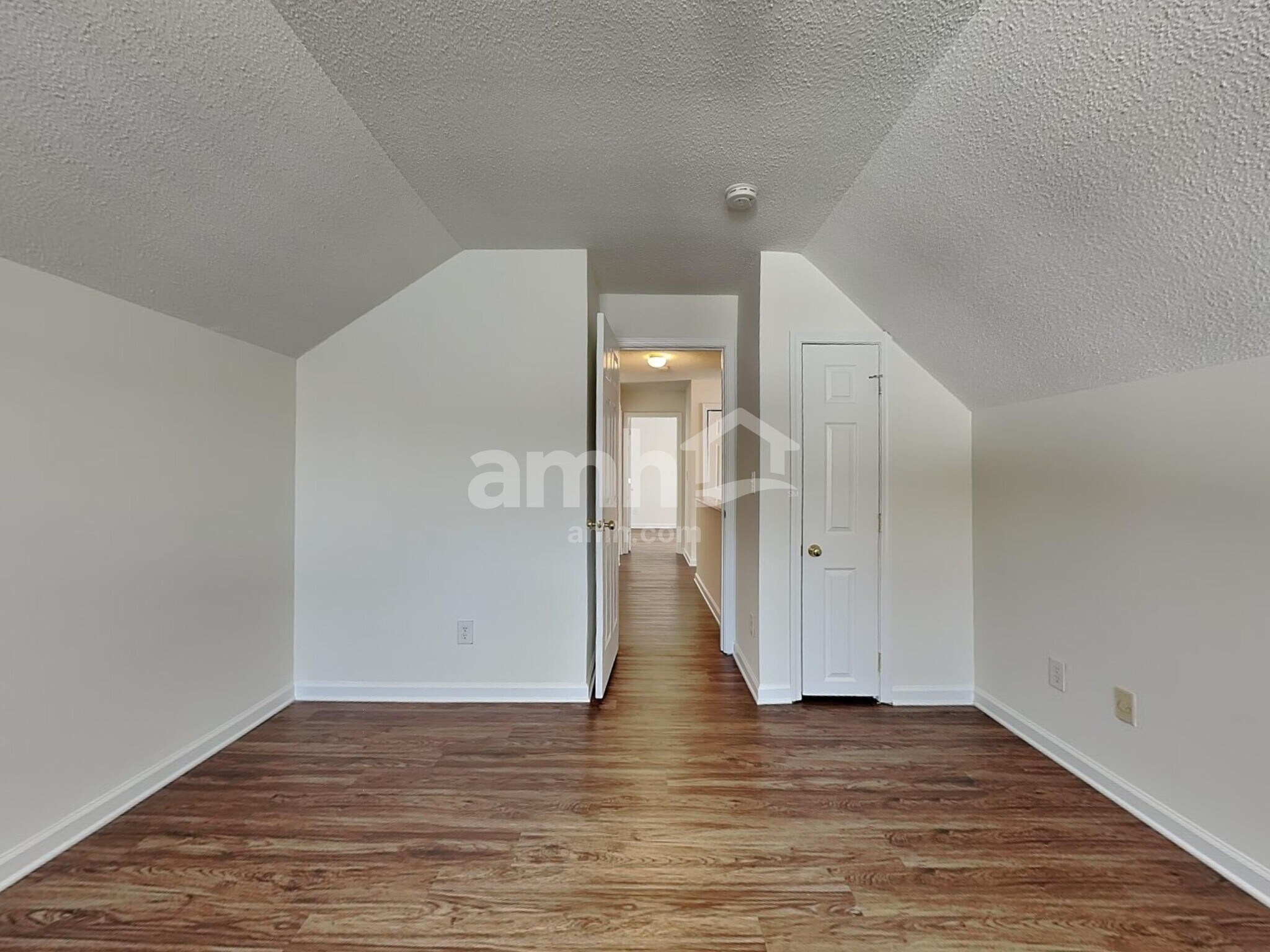 Building Photo - 4389 Creekview Ct