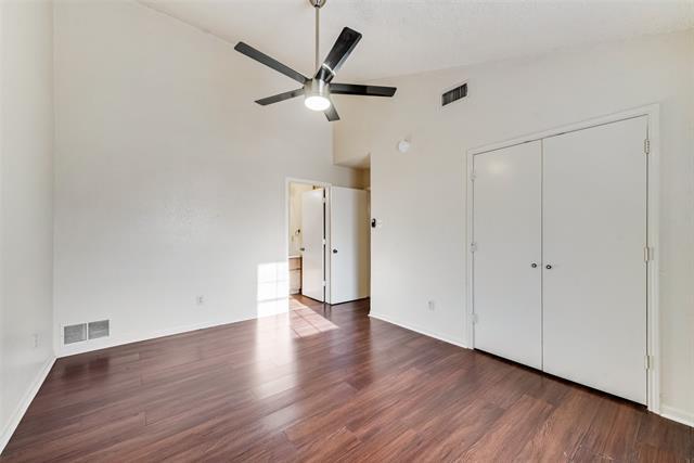 Building Photo - 619 Race St