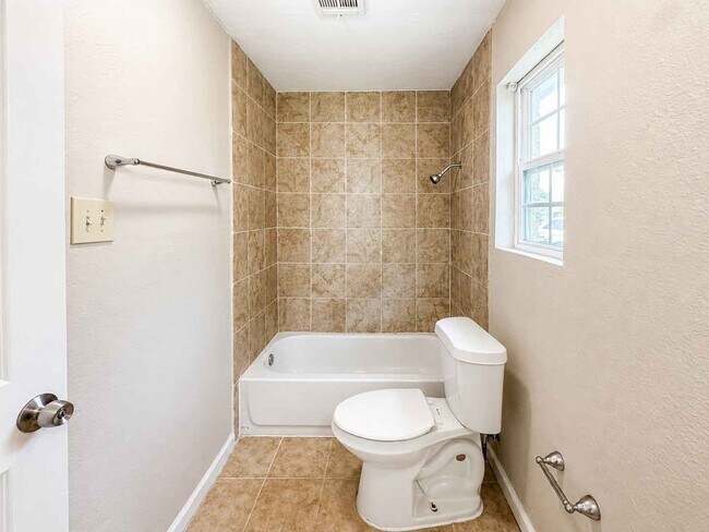 Building Photo - 8607 Sherrywood Dr