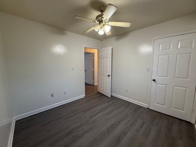 Building Photo - 3 Bedroom/1 Bathroom Home in Paragould AR ...