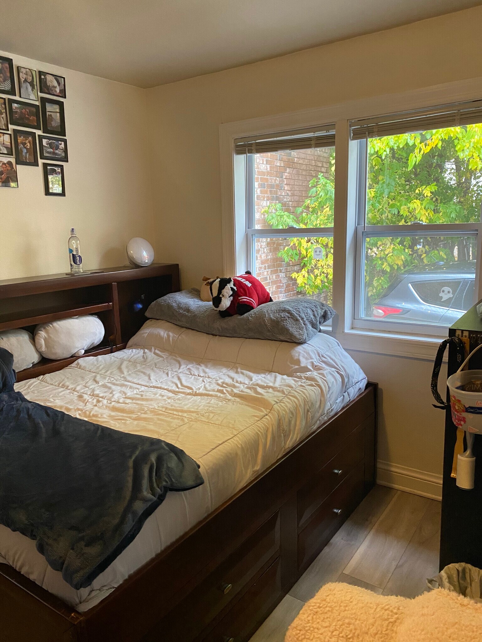 Bedroom - 423 W Doty St