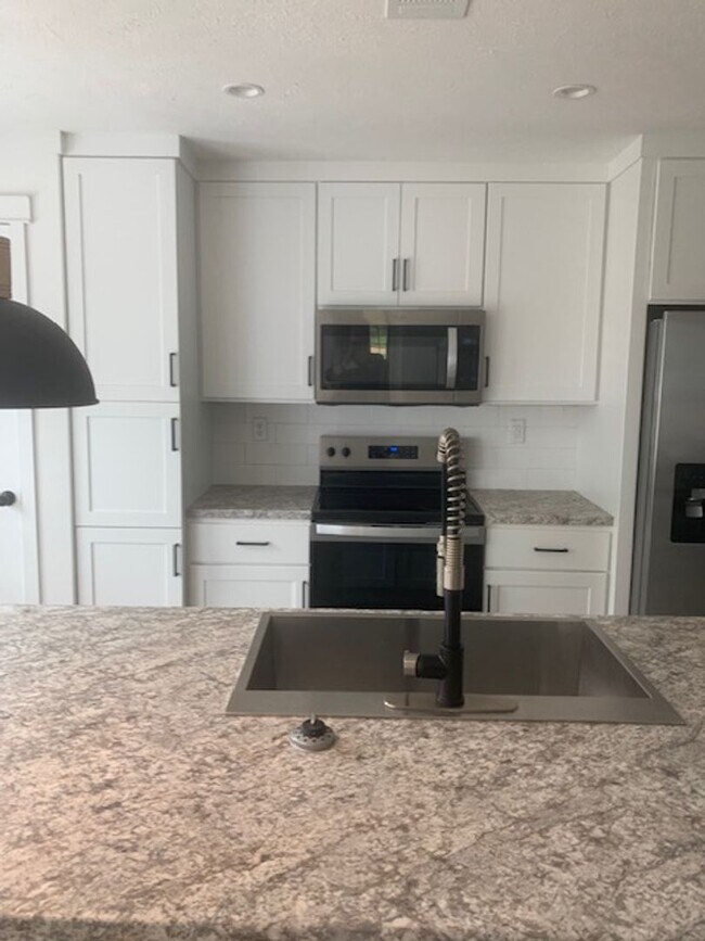 Building Photo - 561 Morris Bridge Rd