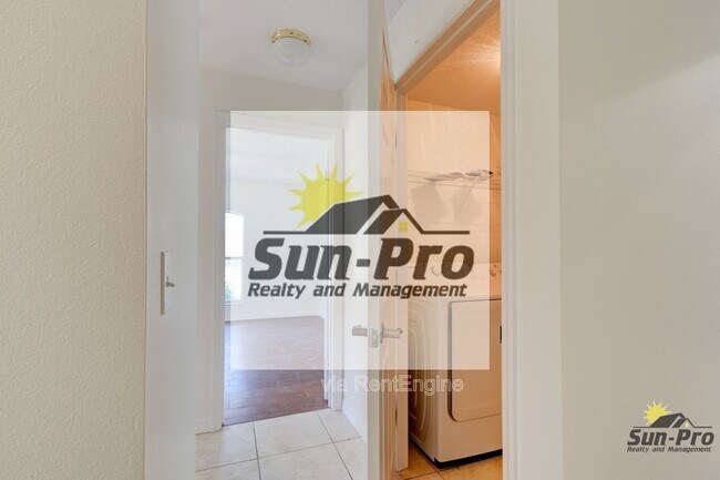 Building Photo - 5505 Magnolia Ave