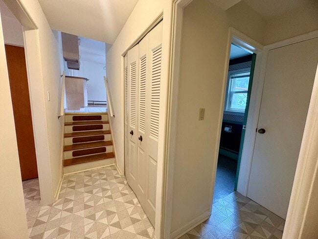 Building Photo - 3 Bedroom 1.5 Bathroom in Harrisburg -Cent...