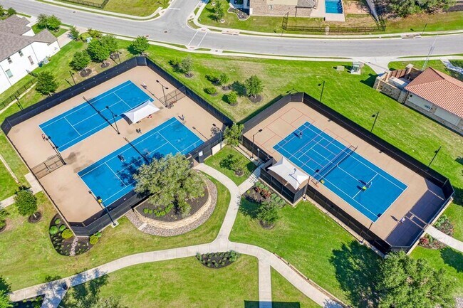 Building Photo - 5028 Olimpico Wy