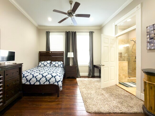 Building Photo - 1613 Summer St