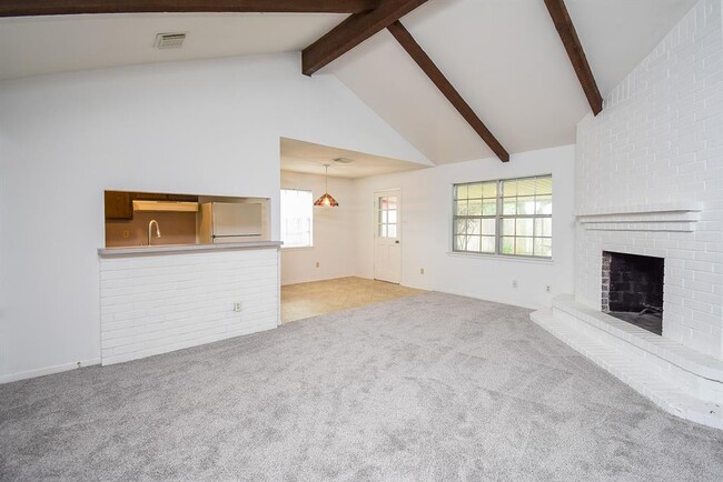 Building Photo - 6639 Rowell Ct