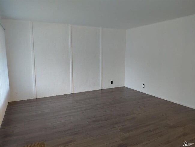 Building Photo - Charming 3-Bedroom Home in Taylor!