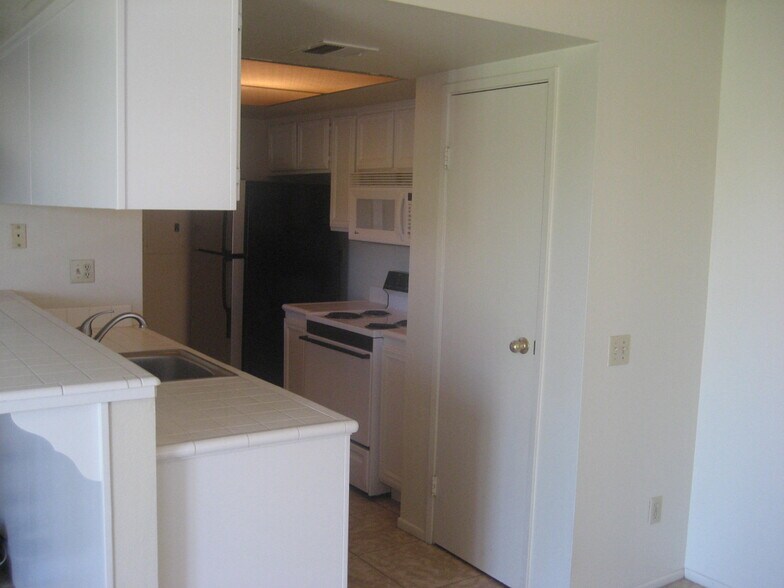 Building Photo - 72673 Raven Rd