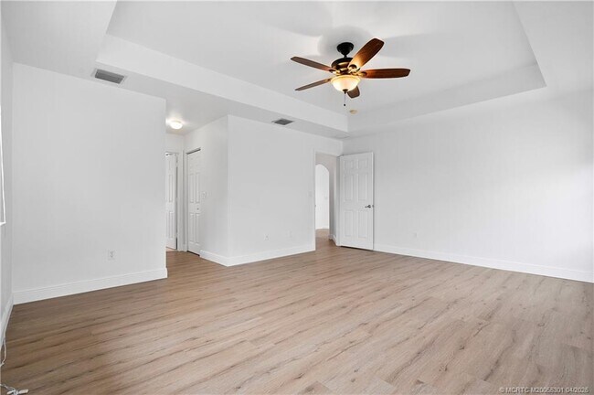 Building Photo - 2736 SW Butterfly Ln