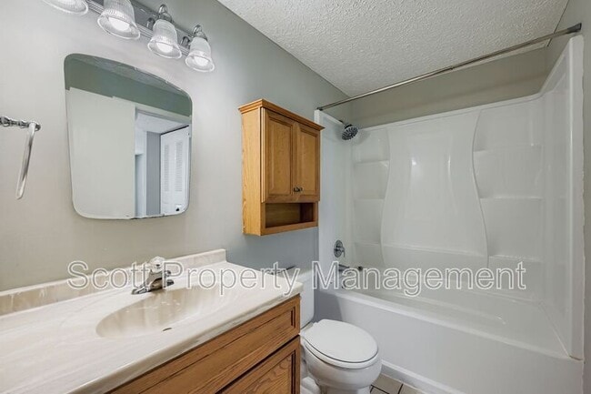 Building Photo - 128 Long Meadow Ct