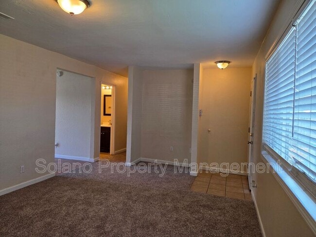 Building Photo - 232 Elwood St