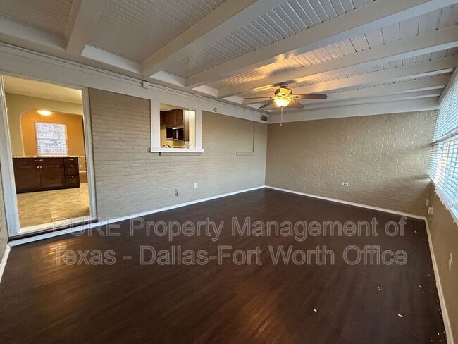 Building Photo - 1607 Briarwood Blvd