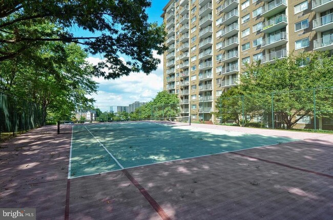 Building Photo - 2059 Huntington Ave