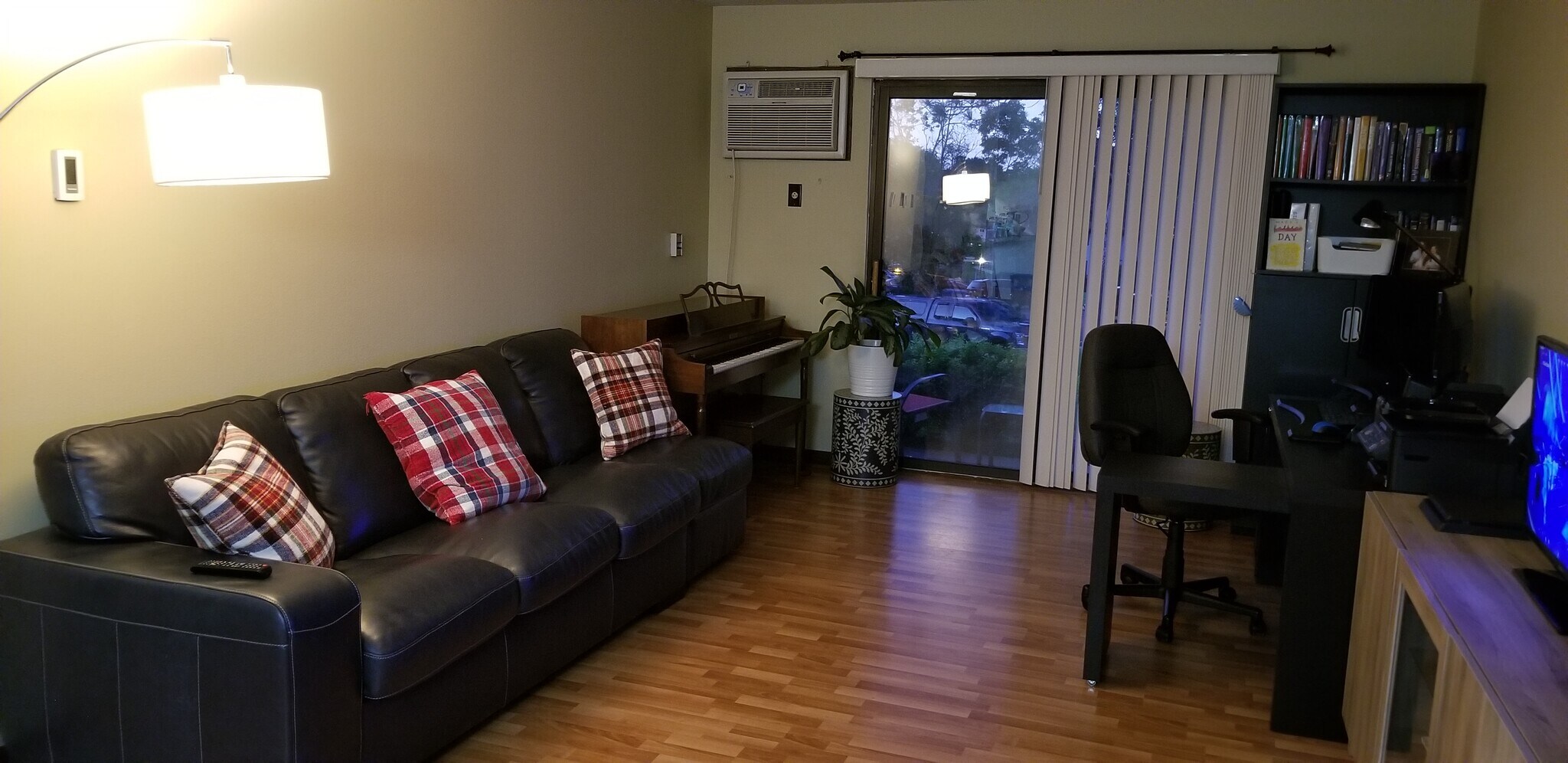 living room with door to front yard - 5325 Brody Dr