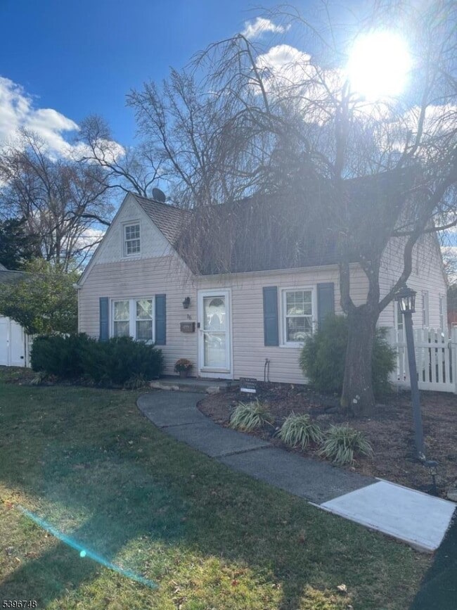 Building Photo - 16 Brookside Ave