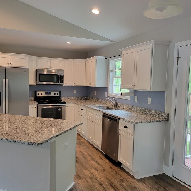 Building Photo - 27 Patrick Dr