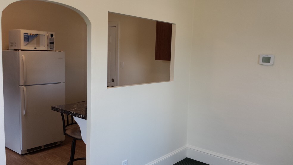Living Room - 209 Union St