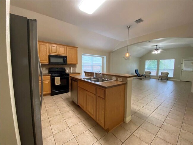 Building Photo - 3737 Turetella Dr