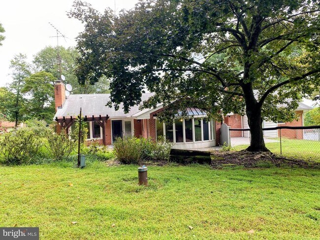 Building Photo - 11102 Putman Rd