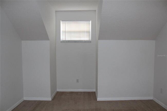 Building Photo - 1750 Horsechestnut Ct