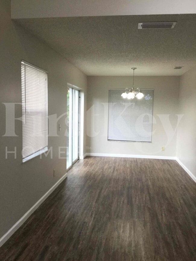 Building Photo - 3085 Lighthouse Pl