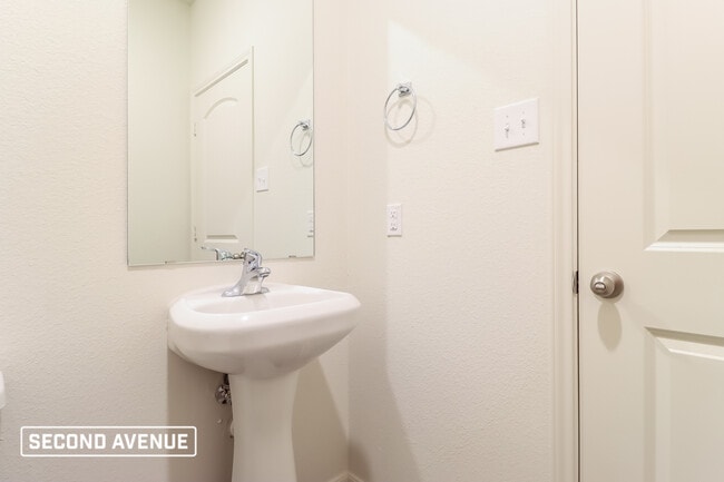 Building Photo - 13803 Roosevelt Arch Dr