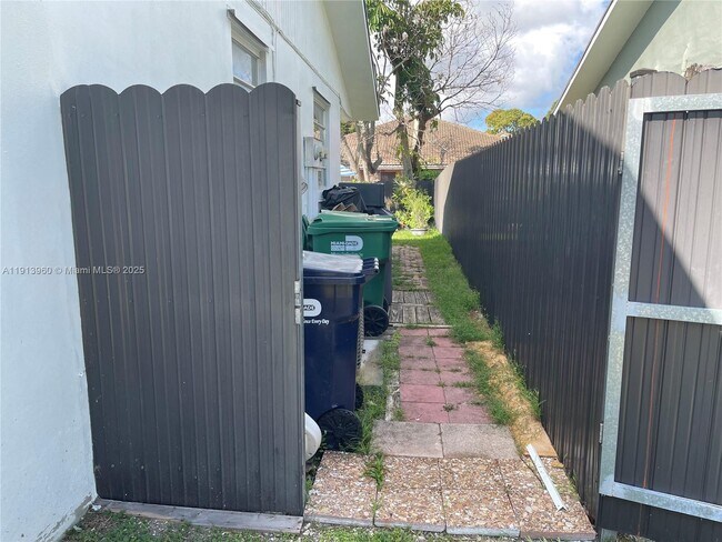 Building Photo - 20520 SW 92nd Pl