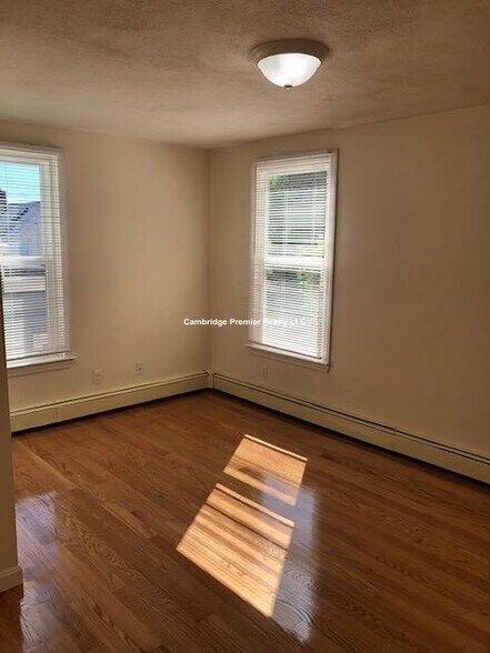 Building Photo - 51 Franklin St