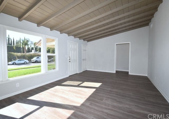 Entrance 2 - 16601 Valerio St