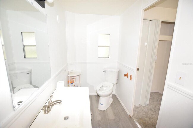 Building Photo - 820 Gee Creek Ct