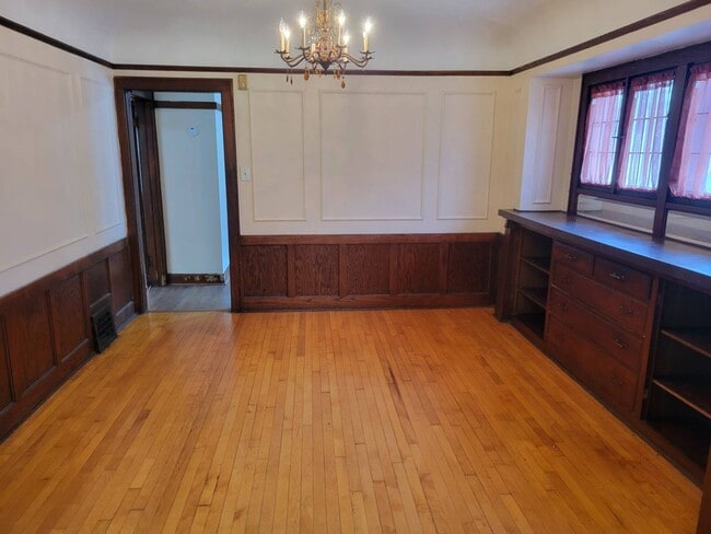 Building Photo - 3716N17thY