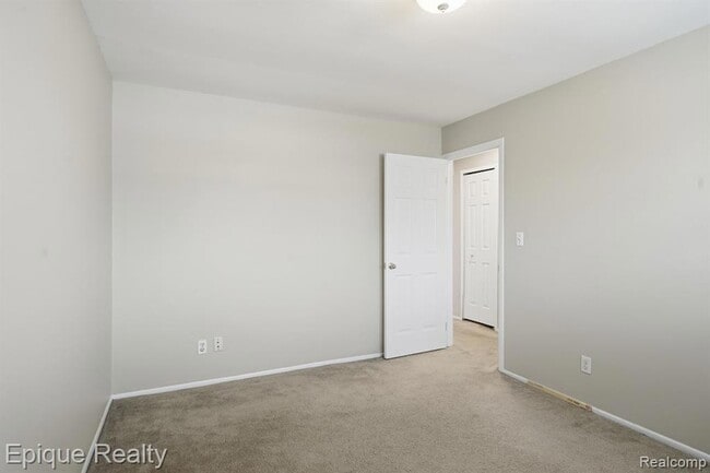 Building Photo - 2400 Parmenter Blvd