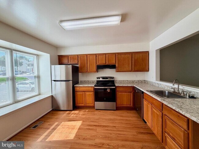 Building Photo - 6064 Majors Ln