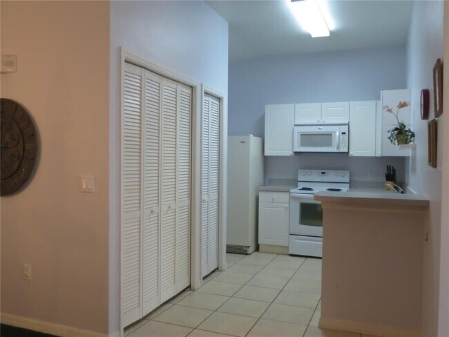 Building Photo - 2806 Club Cortile Cir
