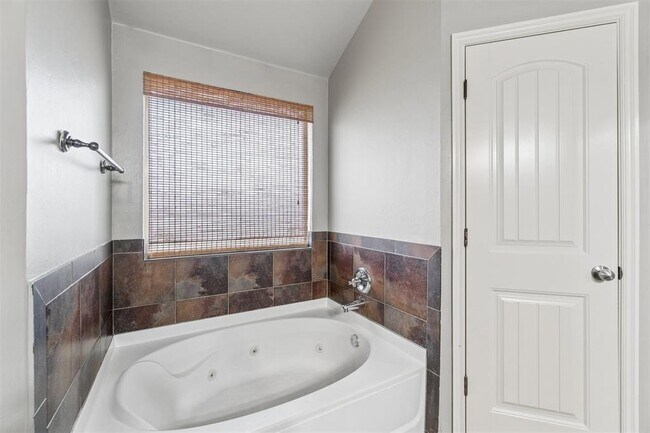 Building Photo - 4925 NW 164th Terrace