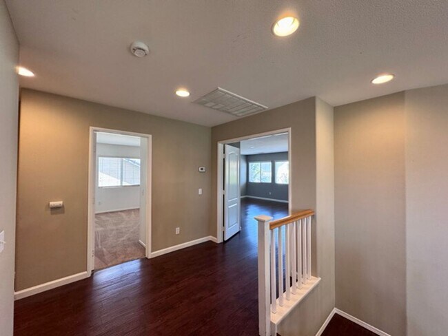 Building Photo - Beautiful Two Story 5 bedroom Home in the ...
