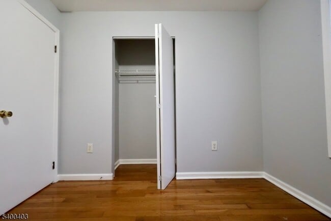 Building Photo - 124 Dickerson St