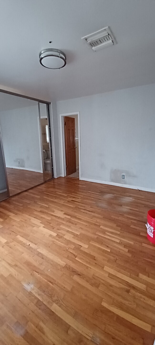 Primary Photo - 7248 Beckford Ave