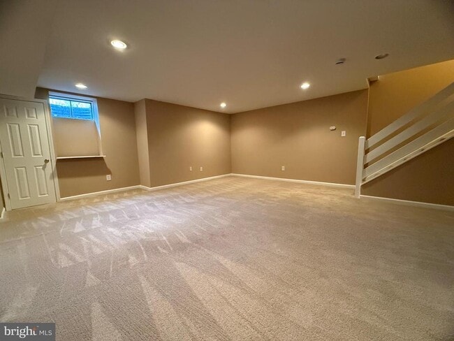 Building Photo - 112 Mulberry Ct