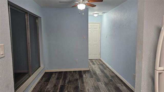 Building Photo - 5506 Willow Cir