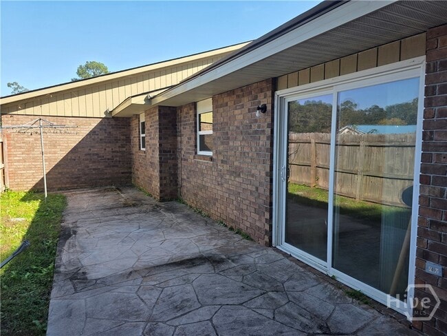 Building Photo - 312 W 5th St