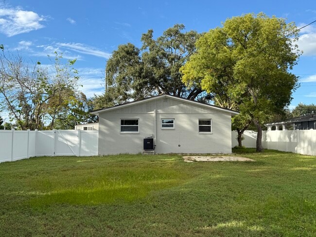 Building Photo - 732 62nd Ave N