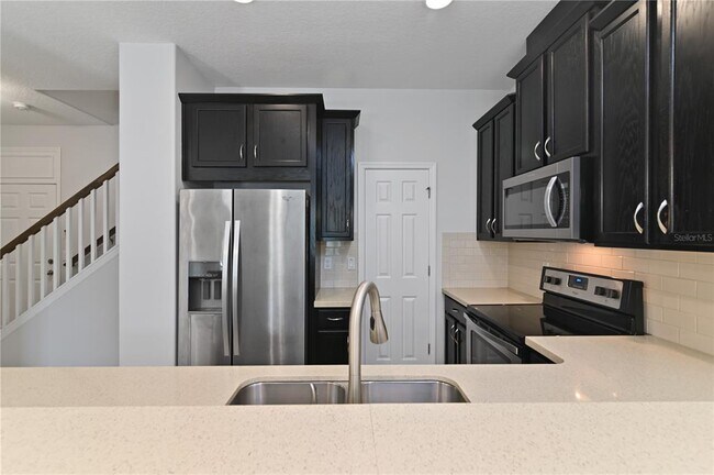 Building Photo - 2913 Windmill Dr